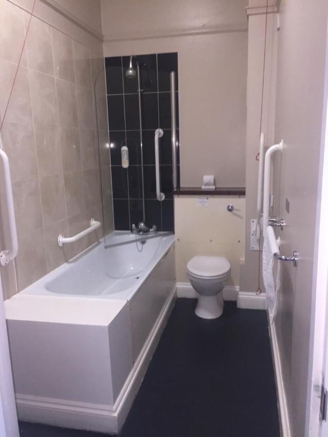 The Duke Of Wellington Wetherspoon Hotel Minehead Bagian luar foto