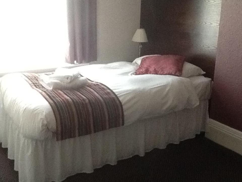 The Duke Of Wellington Wetherspoon Hotel Minehead Bagian luar foto
