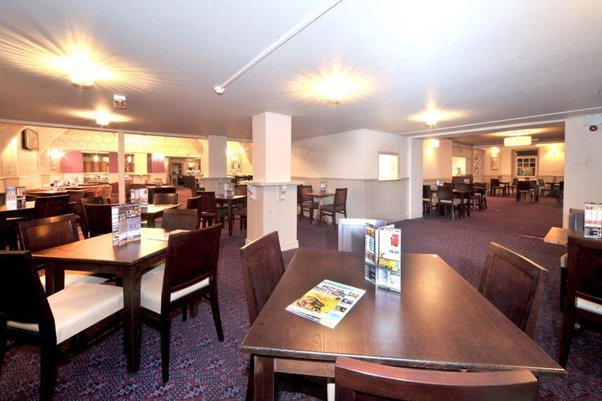 The Duke Of Wellington Wetherspoon Hotel Minehead Bagian luar foto