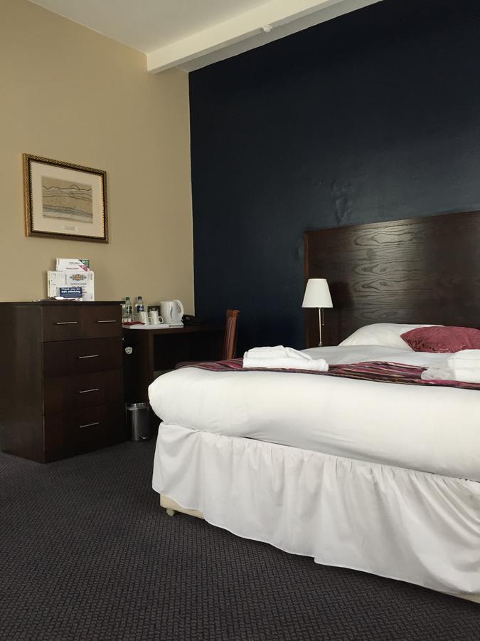 The Duke Of Wellington Wetherspoon Hotel Minehead Bagian luar foto