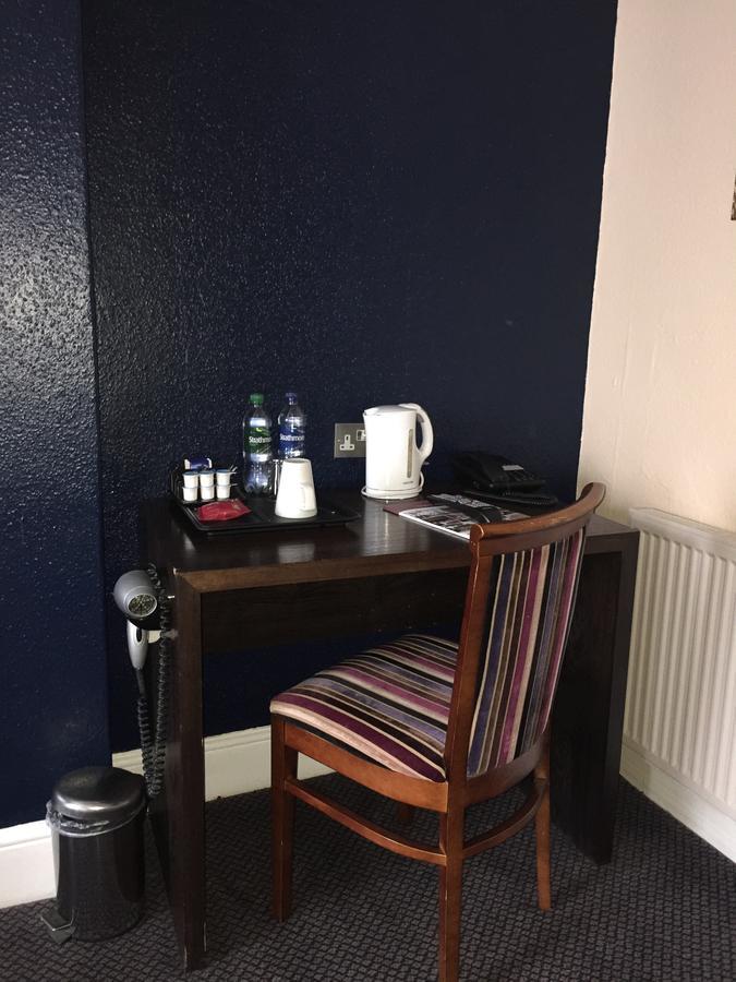 The Duke Of Wellington Wetherspoon Hotel Minehead Bagian luar foto